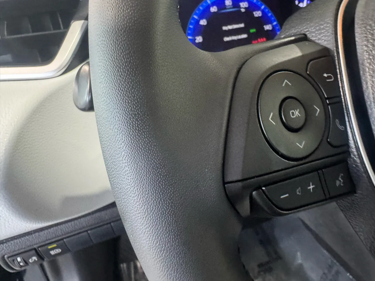 2020 Toyota Corolla Hatchback XSE - Photo 31