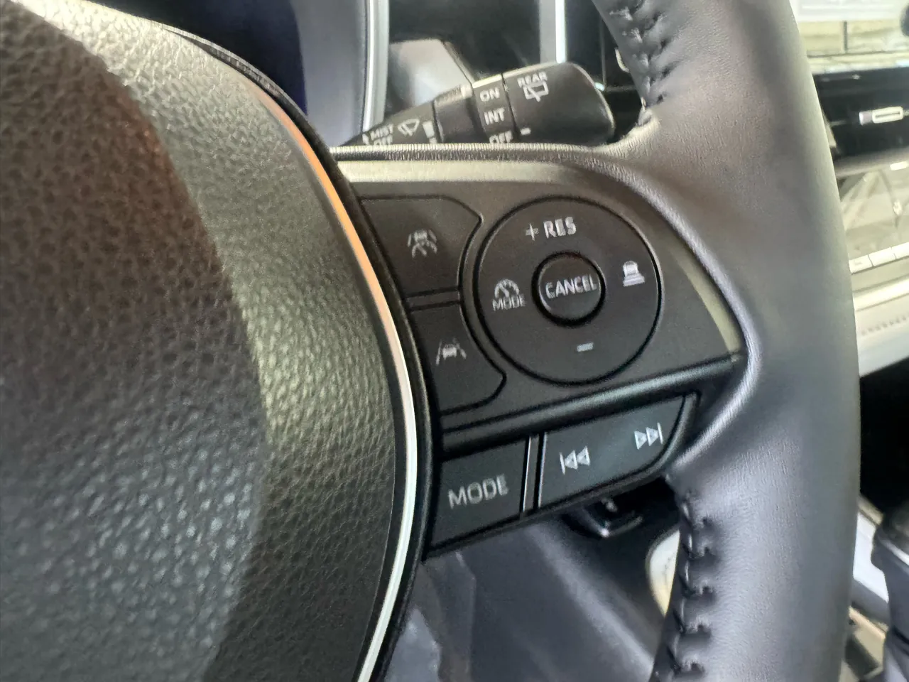 2020 Toyota Corolla Hatchback XSE - Photo 32