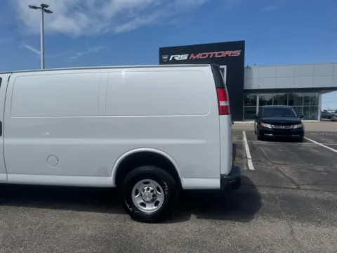 More photos of 2021 Ford Explorer Police 4WD at RS Motors, IN