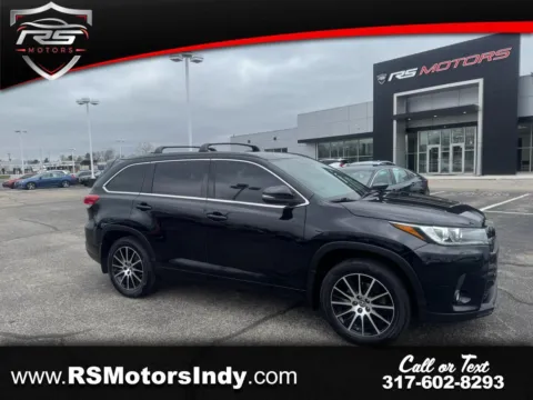 Black 2017 Toyota Highlander SE AWD V6 for sale in Indianapolis, IN