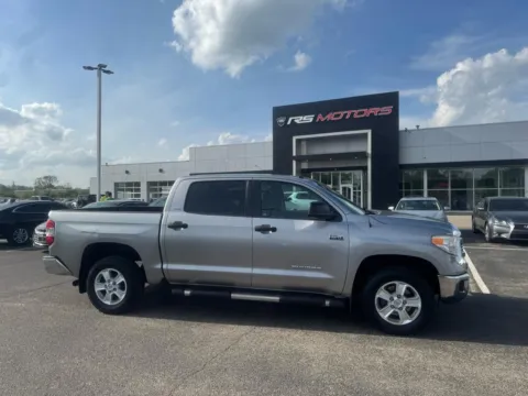 Silver 2017 Toyota Tundra SR5 5.7L V8 CrewMax 4WD for sale in Indianapolis, IN