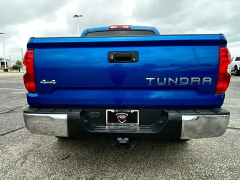 More photos of 2017 Toyota Tundra SR5 4.6L V8 CrewMax 4WD at RS Motors, IN