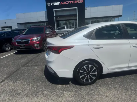 More photos of 2021 Hyundai Accent SE 4-Door 6A at RS Motors, IN