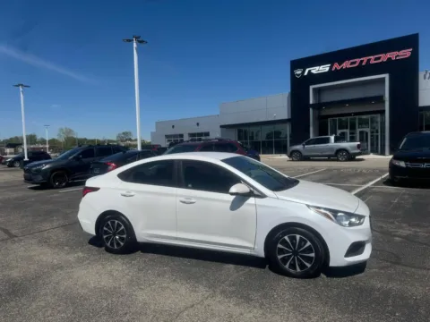 White 2021 Hyundai Accent SE 4-Door 6A for sale in Indianapolis, IN