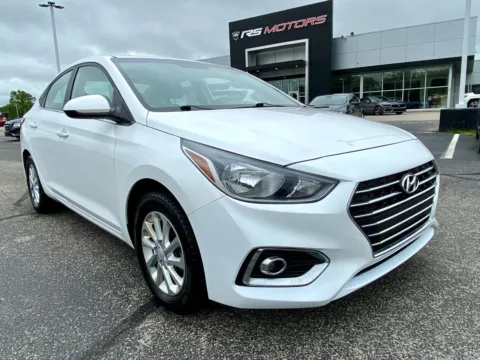 White 2022 Hyundai Accent SEL 4-Door 6A for sale in Indianapolis, IN