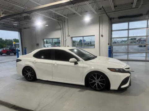 Photos of 2021 Toyota Camry SE for sale in Indianapolis, IN at RS Motors