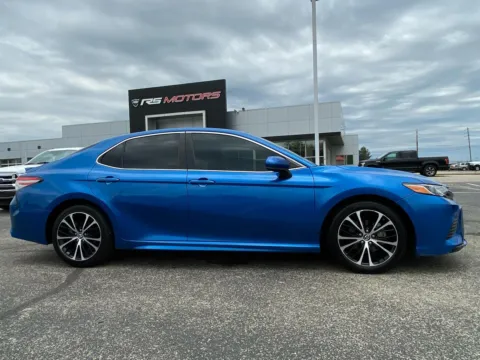 More photos of 2018 Toyota Camry SE at RS Motors, IN