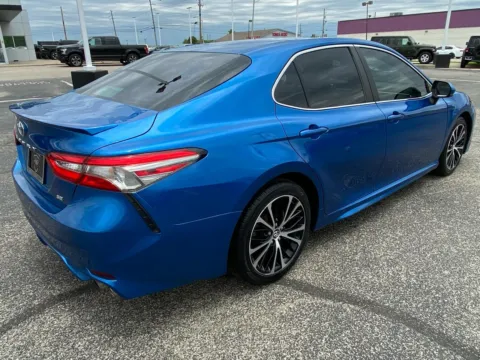 More photos of 2018 Toyota Camry SE at RS Motors, IN