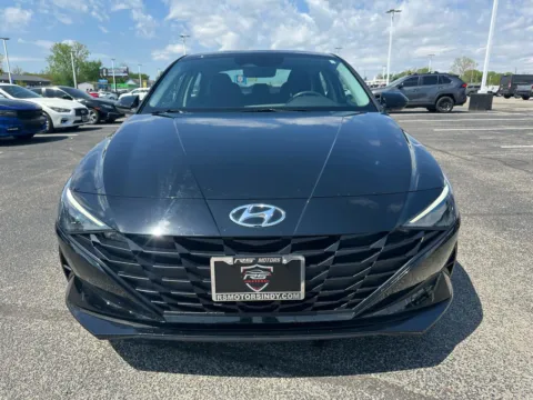 More photos of 2023 Hyundai Elantra SEL at RS Motors, IN