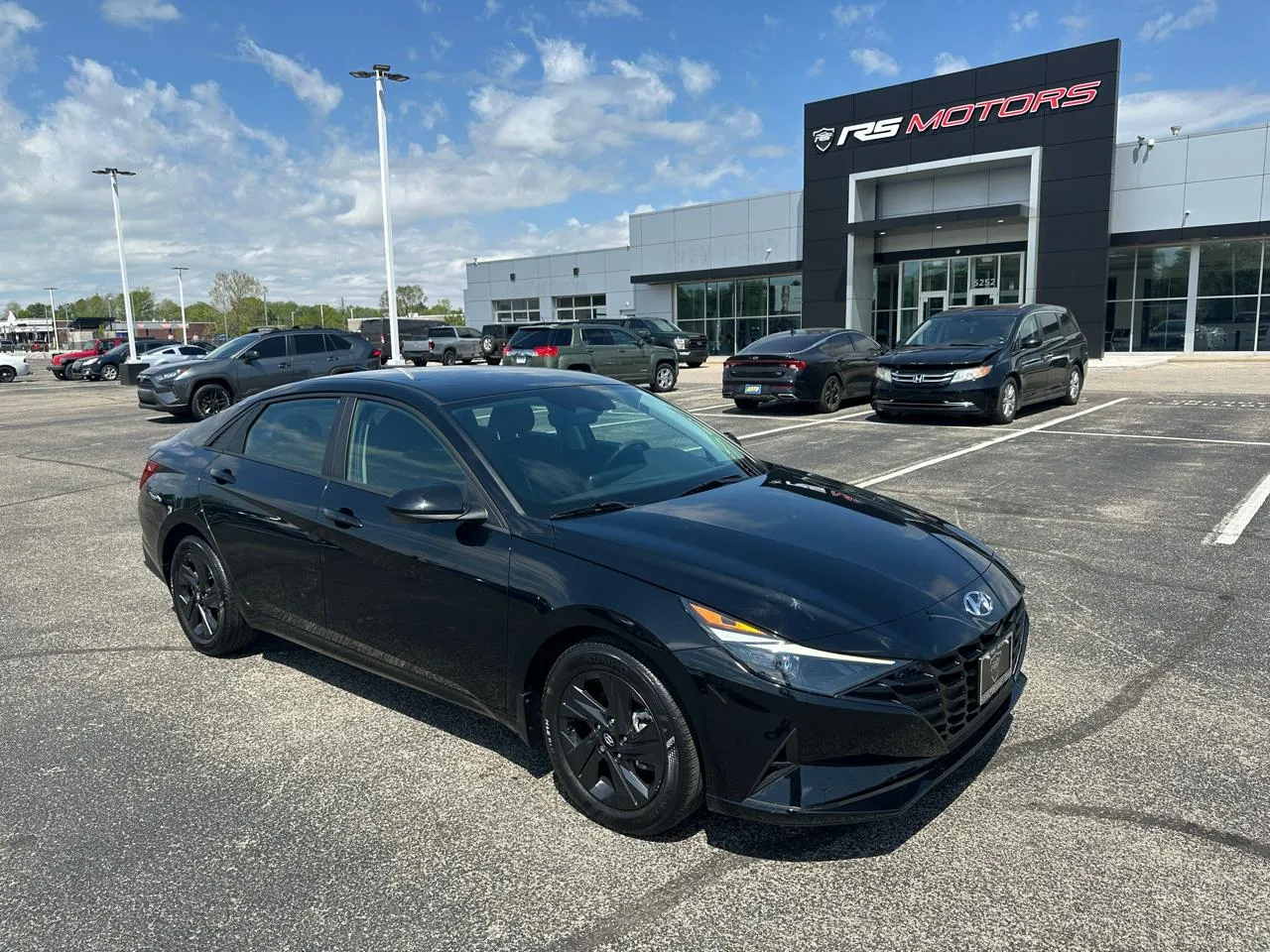 Black 2023 Hyundai Elantra SEL for sale in Indianapolis, IN