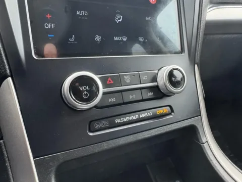 More photos of 2022 Ford Edge SEL AWD at RS Motors, IN