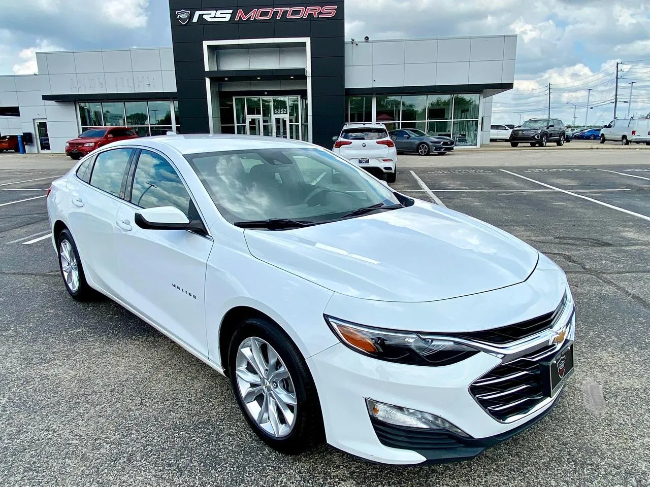 White 2023 Chevrolet Malibu 1LT for sale in Indianapolis, IN