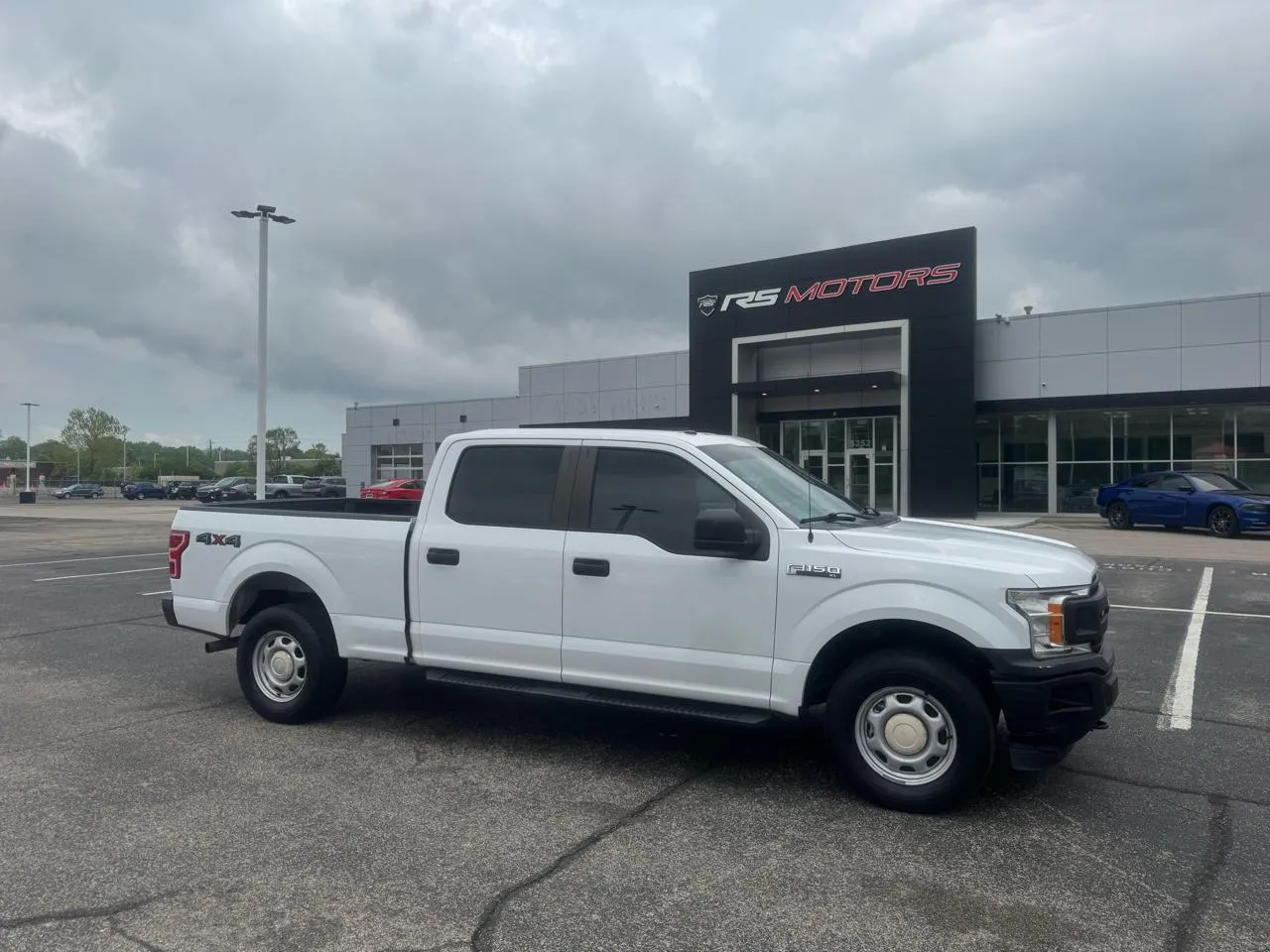 White 2018 Ford F-150 XL SuperCrew 5.5-ft. Bed 4WD for sale in Indianapolis, IN