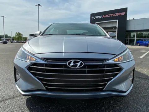 More photos of 2020 Hyundai Elantra SE 6M at RS Motors, IN