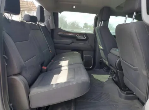 More photos of 2023 Chevrolet Silverado 1500 High Country Crew Cab 4WD at RS Motors, IN