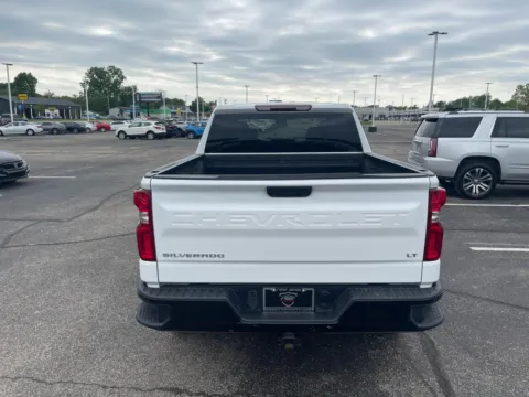 More photos of 2023 Chevrolet Silverado 1500 High Country Crew Cab 4WD at RS Motors, IN