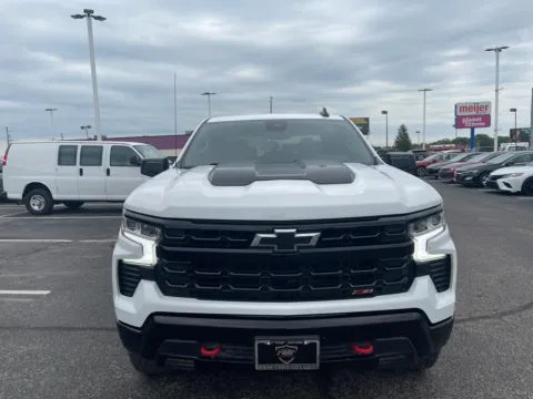 More photos of 2023 Chevrolet Silverado 1500 High Country Crew Cab 4WD at RS Motors, IN