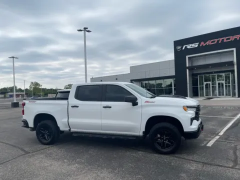 More photos of 2023 Chevrolet Silverado 1500 Z71 Crew Cab 4WD Trail Boss at RS Motors, IN