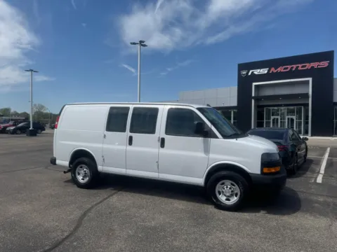 White 2022 Chevrolet Express 2500 Cargo for sale in Indianapolis, IN