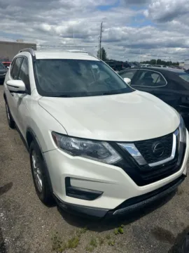 More photos of 2018 Nissan Rogue SV AWD at RS Motors, IN