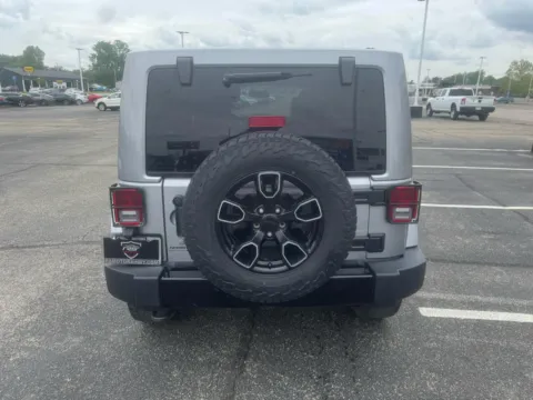 More photos of 2018 Jeep Wrangler JK Unlimited Sahara 4WD at RS Motors, IN
