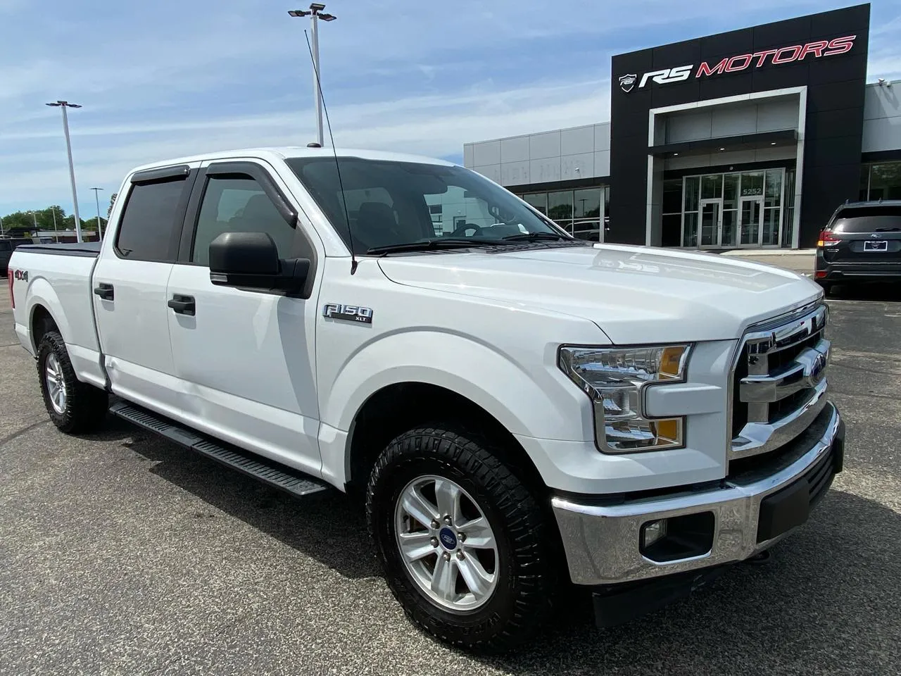 White 2017 Ford F-150 XLT SuperCrew 6.5-ft. Bed 4WD for sale in Indianapolis, IN