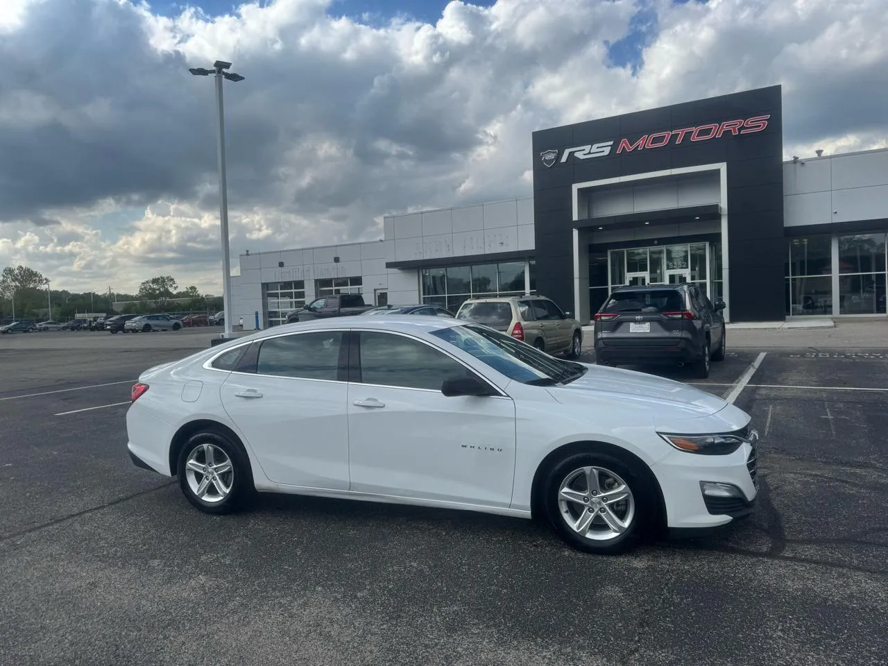 White 2022 Chevrolet Malibu LS for sale in Indianapolis, IN