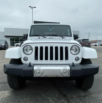 More photos of 2017 Jeep Wrangler Unlimited Sahara 4WD at RS Motors, IN
