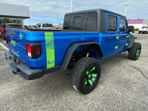 More photos of 2020 Jeep Gladiator Sport at RS Motors, IN