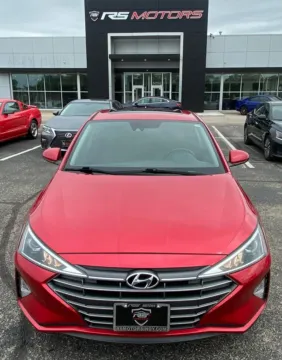 More photos of 2020 Hyundai Elantra Limited at RS Motors, IN