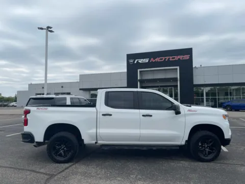 More photos of 2021 Chevrolet Silverado 1500 Custom Trail Boss Crew Cab Long Box 4WD at RS Motors, IN