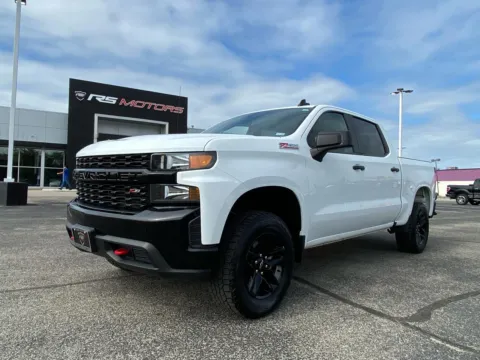 Photos of 2021 Chevrolet Silverado 1500 Custom Trail Boss Crew Cab Long Box 4WD for sale in Indianapolis, IN at RS Motors