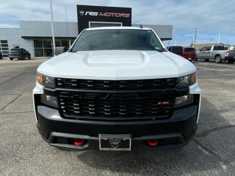 More photos of 2021 Chevrolet Silverado 1500 Custom Trail Boss Crew Cab Long Box 4WD at RS Motors, IN