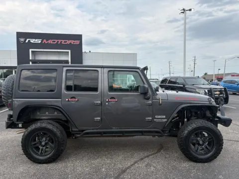 More photos of 2018 Jeep Wrangler JK Unlimited Sport 4WD at RS Motors, IN