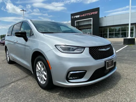Photos of 2024 Chrysler Pacifica Touring L for sale in Indianapolis, IN at RS Motors