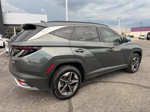 More photos of 2025 Hyundai Tucson SEL Convenience Hybrid AWD at RS Motors, IN