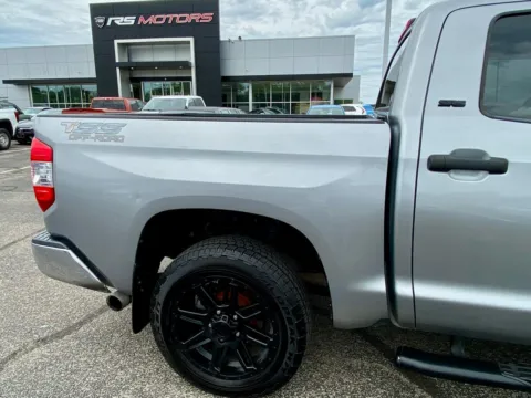 More photos of 2019 Toyota Tundra SR5 4.6L V8 CrewMax 2WD at RS Motors, IN