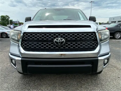 More photos of 2019 Toyota Tundra SR5 4.6L V8 CrewMax 2WD at RS Motors, IN
