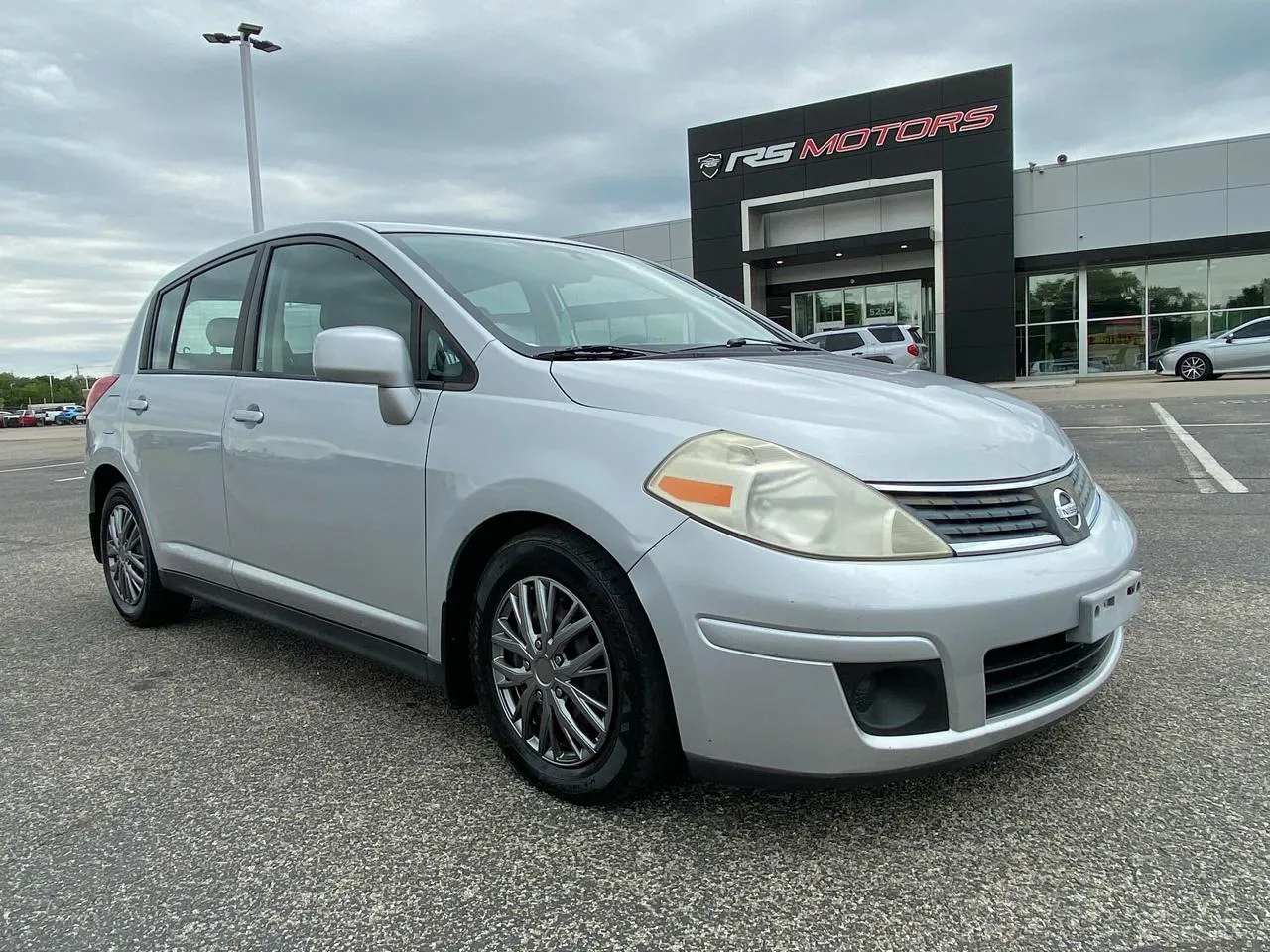 2009 Nissan Versa 1.8 S Auto's photo