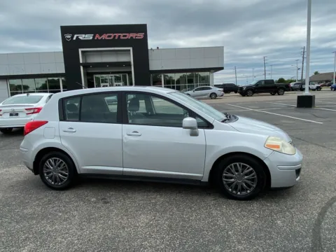 More photos of 2009 Nissan Versa 1.8 S Hatchback at RS Motors, IN