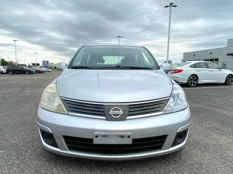 More photos of 2009 Nissan Versa 1.8 S Hatchback at RS Motors, IN