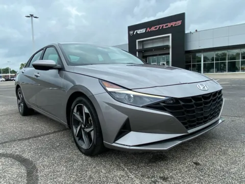 Gray 2023 Hyundai Elantra SEL for sale in Indianapolis, IN