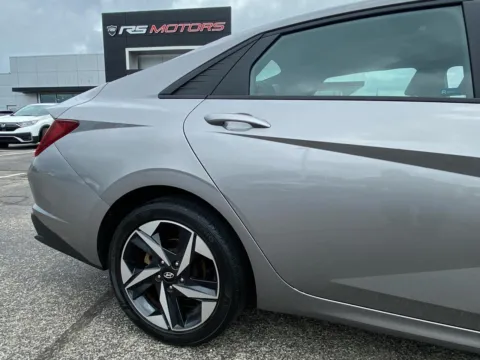 More photos of 2023 Hyundai Elantra SEL at RS Motors, IN