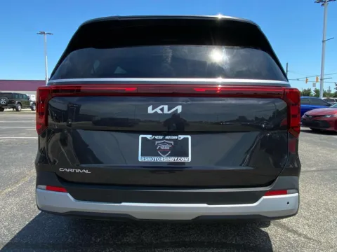 More photos of 2026 Kia Carnival LXS at RS Motors, IN