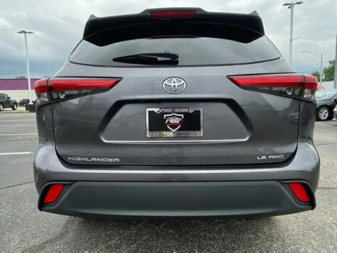More photos of 2021 Toyota Highlander LE AWD V6 at RS Motors, IN