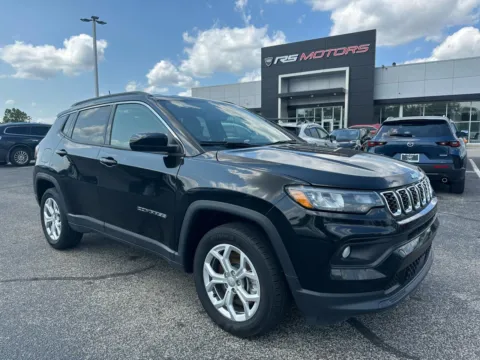 Photos of 2024 Jeep Compass Latitude for sale in Indianapolis, IN at RS Motors