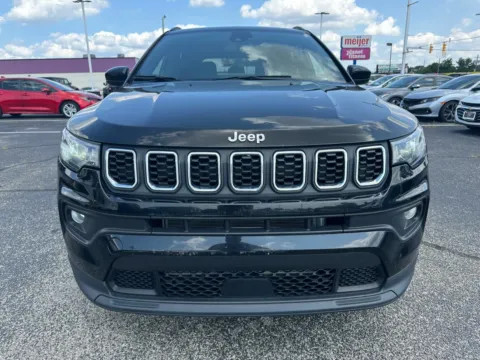 More photos of 2024 Jeep Compass Latitude at RS Motors, IN
