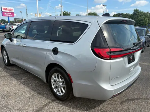 Another view of 2026 Chrysler Pacifica Select for sale in Indianapolis, IN at RS Motors