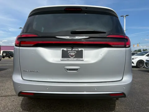 More photos of 2026 Chrysler Pacifica Select at RS Motors, IN