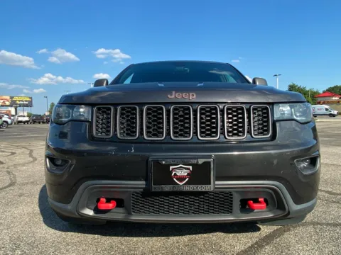 More photos of 2018 Jeep Grand Cherokee Trailhawk 4WD at RS Motors, IN